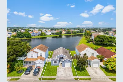 9917 W Elm Ln, Miramar, FL 33025 - Photo 13