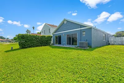 9917 W Elm Ln, Miramar, FL 33025 - Photo 37