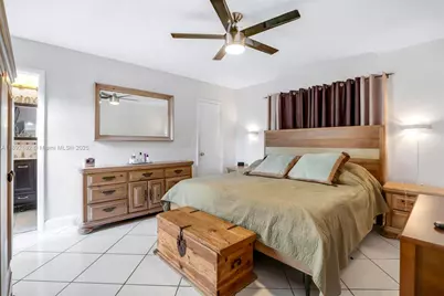 8111 SW 205th St, Cutler Bay, FL 33189 - Photo 15