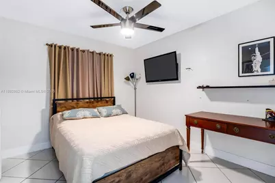 8111 SW 205th St, Cutler Bay, FL 33189 - Photo 13