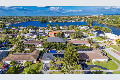 8111 SW 205th St, Cutler Bay, FL 33189 - Photo 31