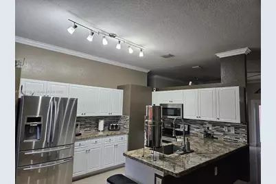 2635 SE 4th Pl, Homestead, FL 33033 - Photo 11