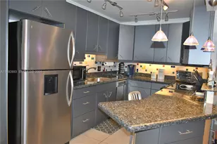 2011 Cornwall, Boca Raton, FL 33434 - Photo 3