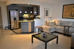 2011 Cornwall, Boca Raton, FL 33434 - Photo 3