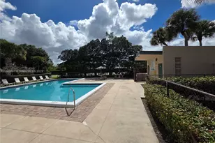 460 Lakeview Dr, Weston, FL 33326 - Photo 29