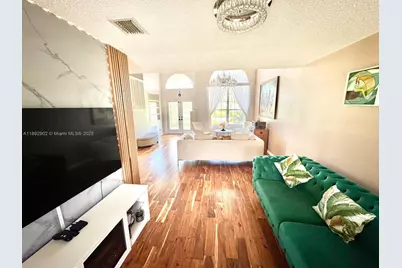 18249 SW 3rd St, Pembroke Pines, FL 33029 - Photo 9