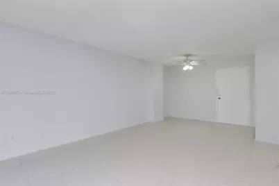 210 172nd St #432, Sunny Isles Beach, FL 33160 - Photo 3