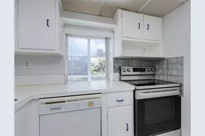 210 172nd St #432, Sunny Isles Beach, FL 33160 - Photo 17