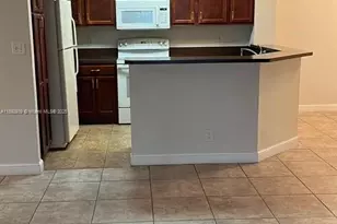 7640 Westwood Dr, Tamarac, FL 33321 - Photo 3