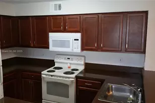 7640 Westwood Dr, Tamarac, FL 33321 - Photo 11