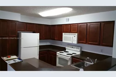 7640 Westwood Dr #407, Tamarac, FL 33321 - Photo 7