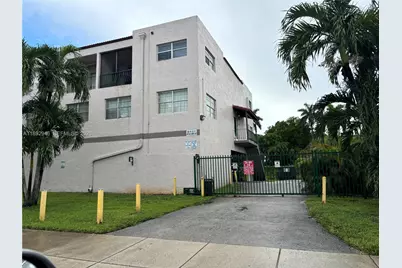 1350 W 53rd St #24, Hialeah, FL 33012 - Photo 13
