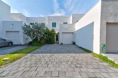 10450 NW 67th St, Doral, FL 33178 - Photo 23