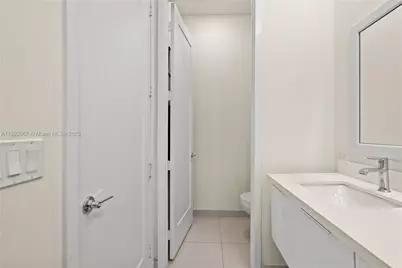 10450 NW 67th St, Doral, FL 33178 - Photo 15