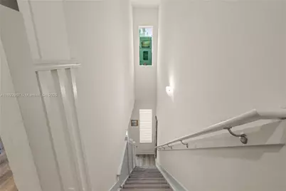 10450 NW 67th St, Doral, FL 33178 - Photo 11