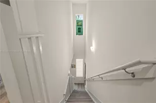 10450 NW 67th St, Doral, FL 33178 - Photo 11