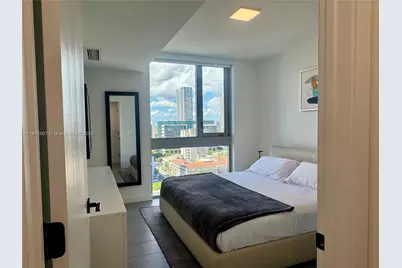 227 NE 2nd St #2105, Miami, FL 33132 - Photo 17