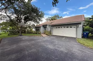 2456 NW 97th Ln, Coral Springs, FL 33065 - Photo 1