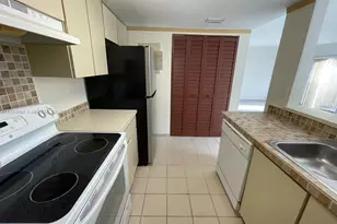 370 NW 85th Ct, Miami, FL 33126 - Photo 5
