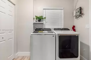 740 Beachwood Ln, Plantation, FL 33317 - Photo 35