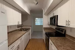 151 SW 117th Ave, Pembroke Pines, FL 33025 - Photo 5