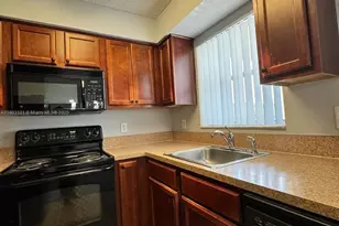 7610 Westwood Dr, Tamarac, FL 33321 - Photo 11