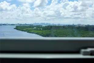 300 Bayview Dr, Sunny Isles Beach, FL 33160 - Photo 23