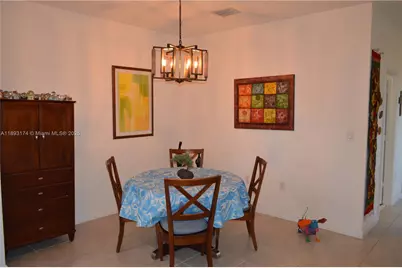 2744 SE 19th St, Homestead, FL 33035 - Photo 9
