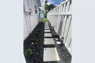 8531 NW 25th St, Sunrise, FL 33322 - Photo 13