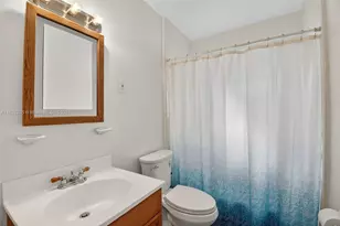 331 N 71st Ave, Hollywood, FL 33024 - Photo 23