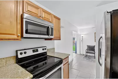 331 N 71st Ave, Hollywood, FL 33024 - Photo 11