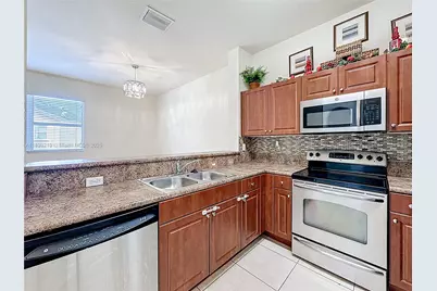 2935 SE 1st Dr #21, Homestead, FL 33033 - Photo 11