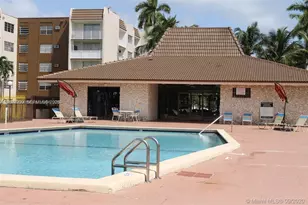 6960 Miami Gardens Dr, Hialeah, FL 33015 - Photo 9