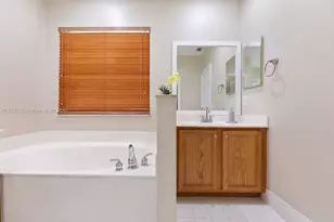 7557 NW 18th Dr, Pembroke Pines, FL 33024 - Photo 21