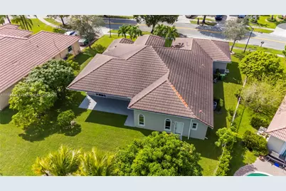 14032 NW 15th Dr, Pembroke Pines, FL 33028 - Photo 41