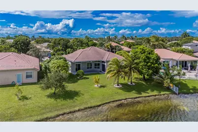 14032 NW 15th Dr, Pembroke Pines, FL 33028 - Photo 39