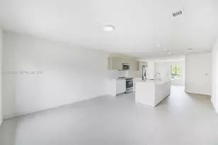 2535 NE 193rd St, Miami, FL 33180 - Photo 31