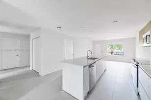 2535 NE 193rd St, Miami, FL 33180 - Photo 5