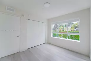 2535 NE 193rd St, Miami, FL 33180 - Photo 17