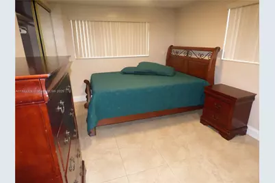 19121 NE Miami Ct #1, Miami, FL 33179 - Photo 5