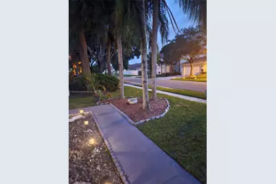 32 Gables Blvd, Weston, FL 33326 - Photo 21