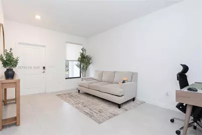 204 SW 159th Pl, Pembroke Pines, FL 33027 - Photo 5