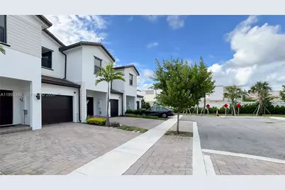 204 SW 159th Pl, Pembroke Pines, FL 33027 - Photo 3