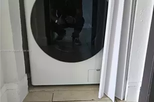 219 NW 7th Ct, Hallandale Beach, FL 33009 - Photo 25