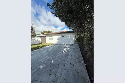 219 NW 7th Ct, Hallandale Beach, FL 33009 - Photo 13