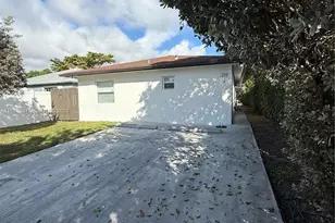219 NW 7th Ct, Hallandale Beach, FL 33009 - Photo 13