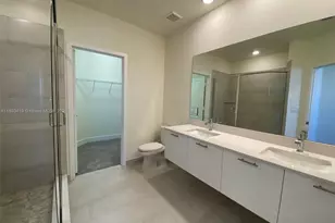 10250 NW 66th St, Doral, FL 33178 - Photo 17