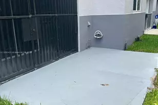 2670 W 76th St, Hialeah, FL 33016 - Photo 31