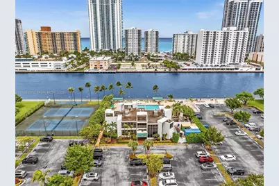 1000 Parkview Dr #329, Hallandale Beach, FL 33009 - Photo 33