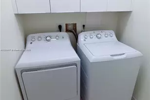 10501 NW 66th St, Doral, FL 33178 - Photo 13